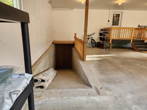 548 South Road Holden ME 04429