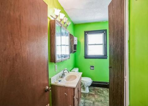 86 Summit Avenue Lewiston ME 04240