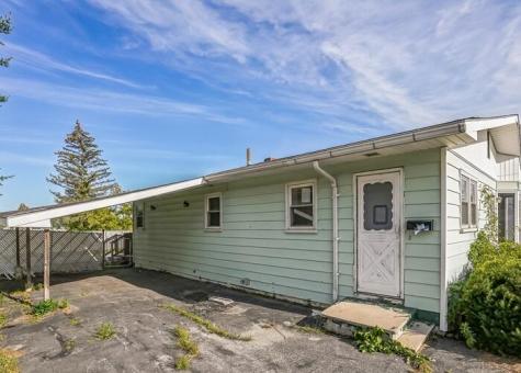 86 Summit Avenue Lewiston ME 04240