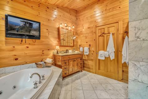 26 Douglass Road Newry ME 04261