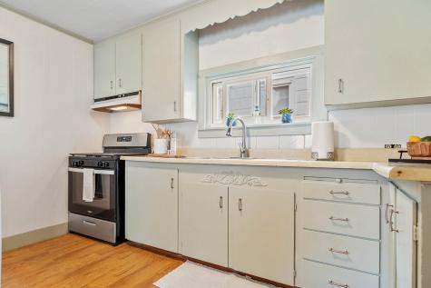 9 South Street Topsham ME 04086