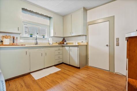 9 South Street Topsham ME 04086