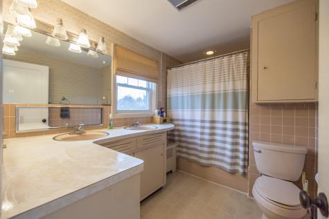 51 Grandview Avenue Auburn ME 04210