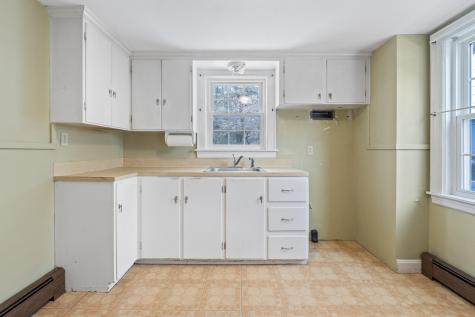 52 Tilton Avenue Kittery ME 03904