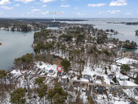 52 Tilton Avenue Kittery ME 03904