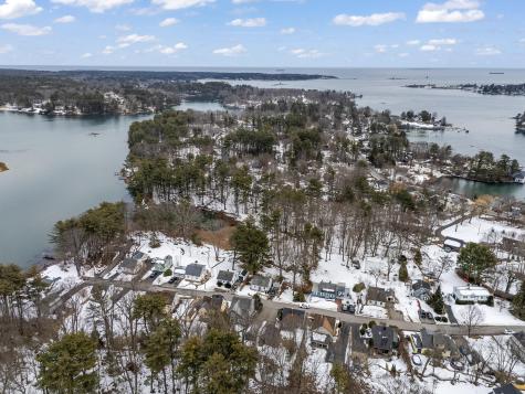 52 Tilton Avenue Kittery ME 03904