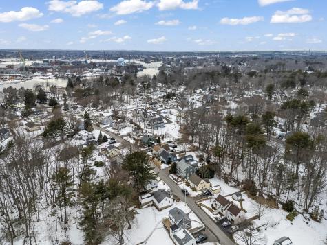 52 Tilton Avenue Kittery ME 03904