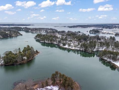 52 Tilton Avenue Kittery ME 03904