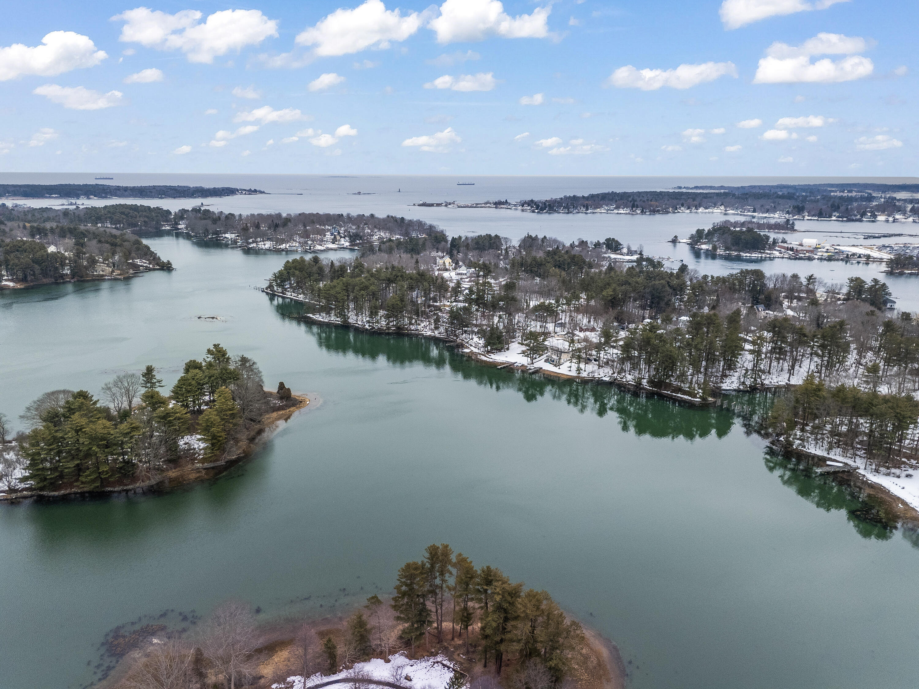 52 Tilton Avenue Kittery ME 03904