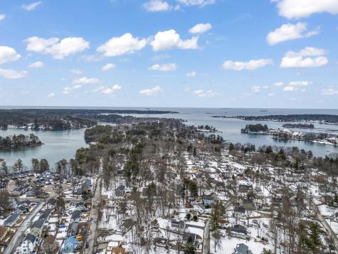 52 Tilton Avenue Kittery ME 03904