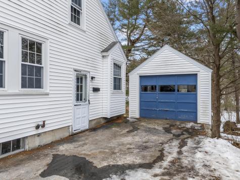 52 Tilton Avenue Kittery ME 03904