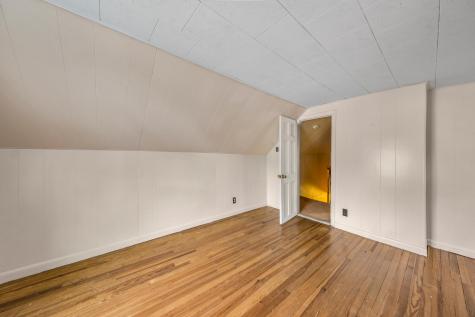 32 Amesbury Street Rockland ME 04841