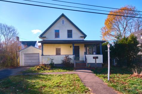 32 Amesbury Street Rockland ME 04841