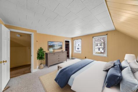 32 Amesbury Street Rockland ME 04841