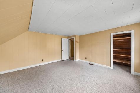 32 Amesbury Street Rockland ME 04841