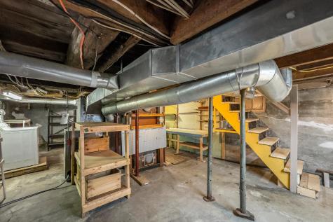 32 Amesbury Street Rockland ME 04841