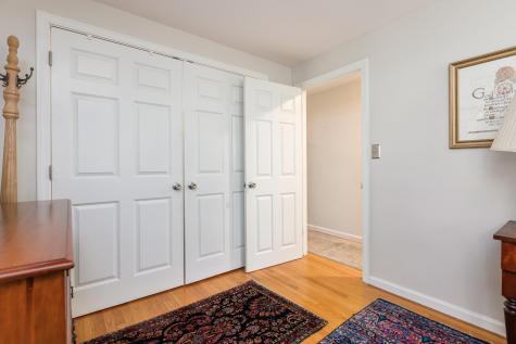 76 Ledgewood Drive Yarmouth ME 04096