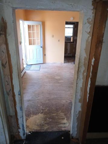 18 Lincoln Street Richmond ME 04357