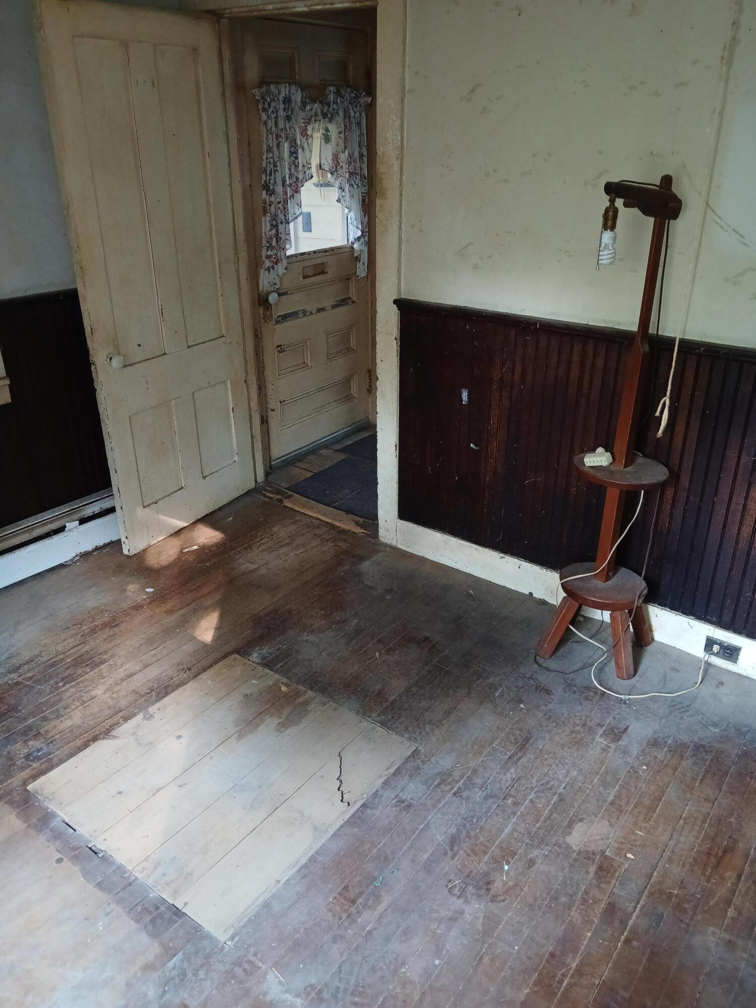 18 Lincoln Street Richmond ME 04357