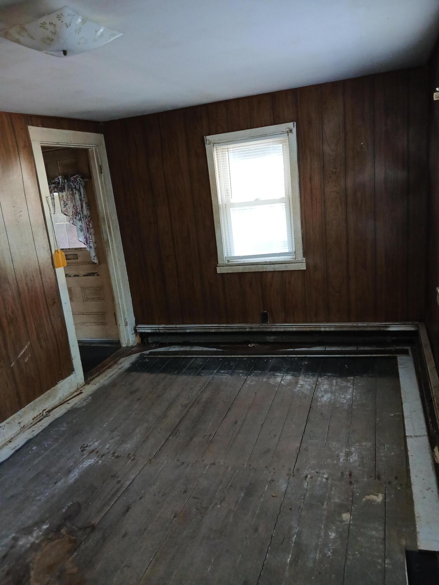 18 Lincoln Street Richmond ME 04357