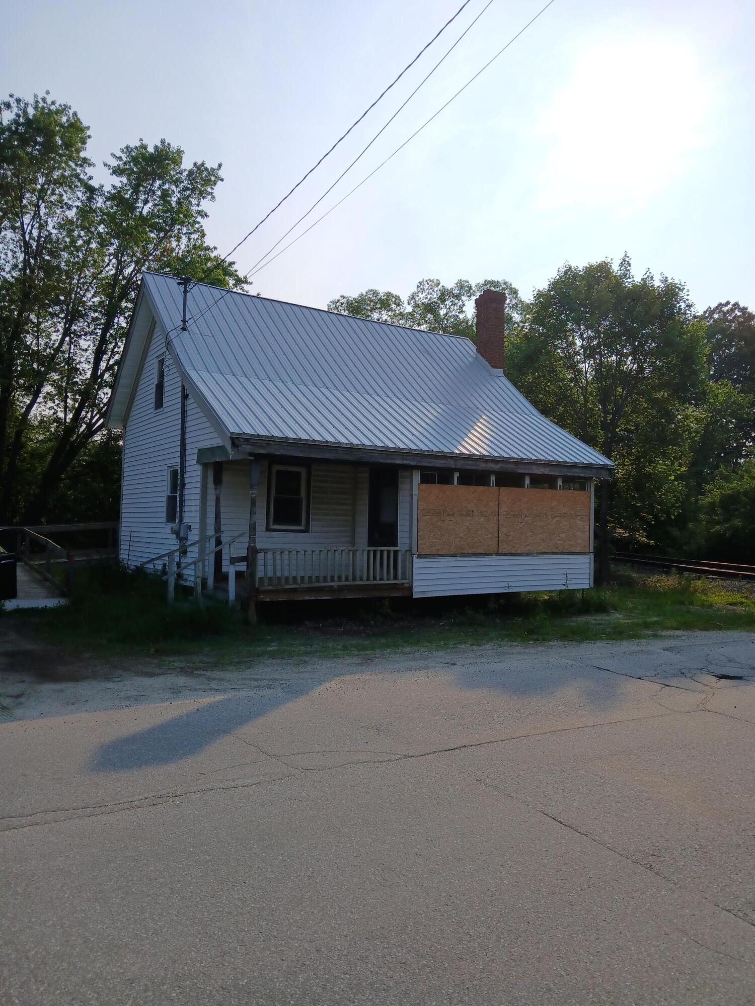 18 Lincoln Street Richmond ME 04357