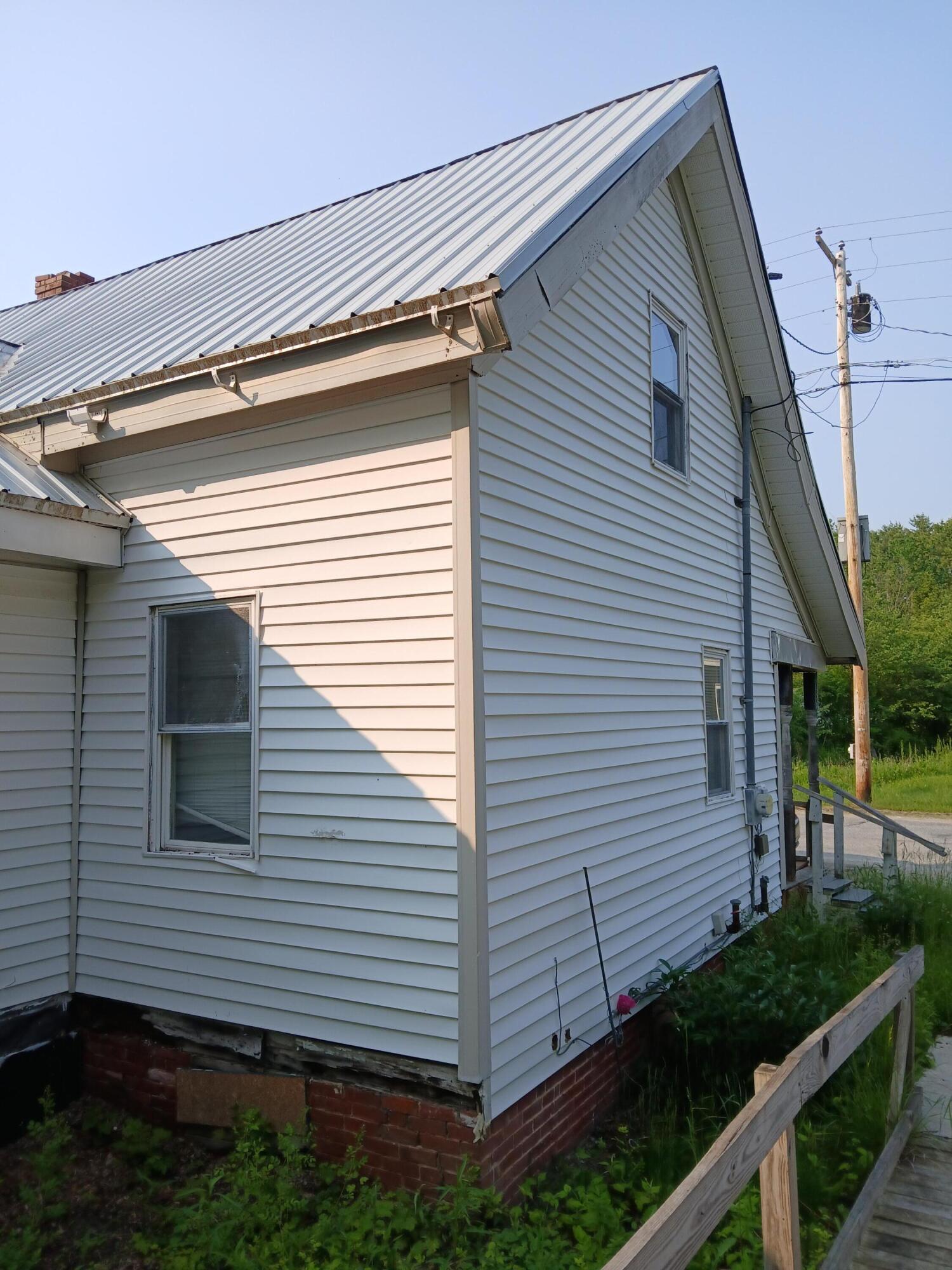 18 Lincoln Street Richmond ME 04357