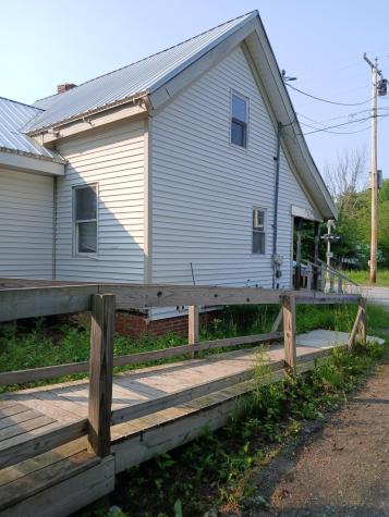 18 Lincoln Street Richmond ME 04357