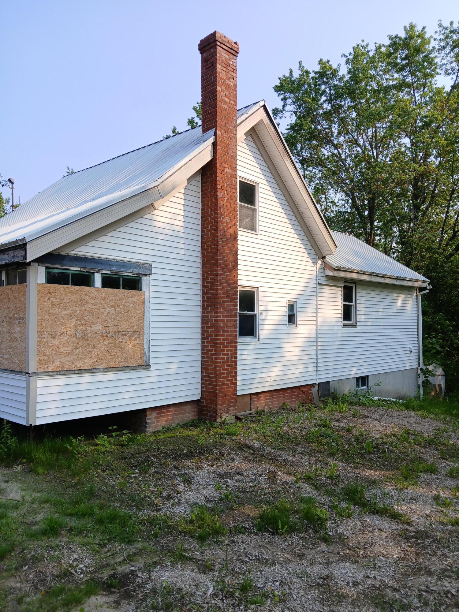 18 Lincoln Street Richmond ME 04357