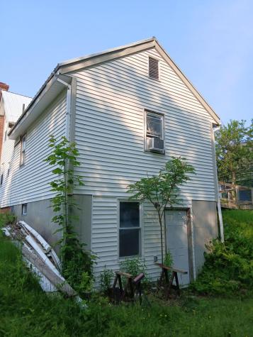 18 Lincoln Street Richmond ME 04357