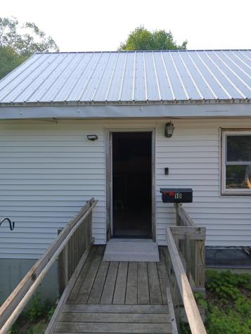 18 Lincoln Street Richmond ME 04357