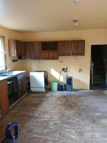 18 Lincoln Street Richmond ME 04357