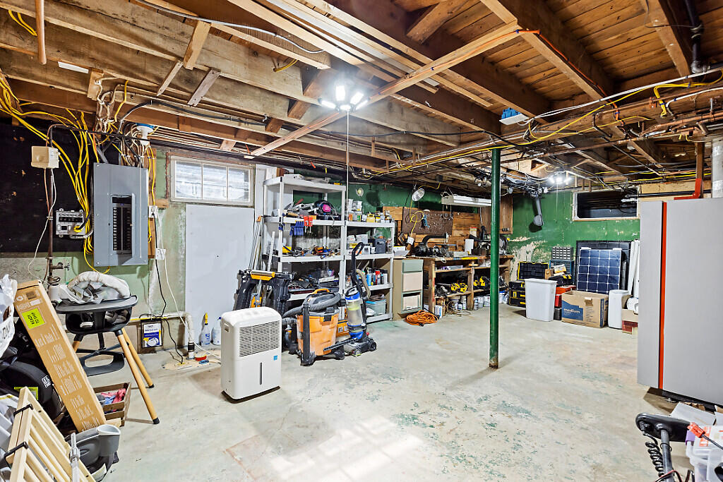 74 Newland Avenue Augusta ME 04330