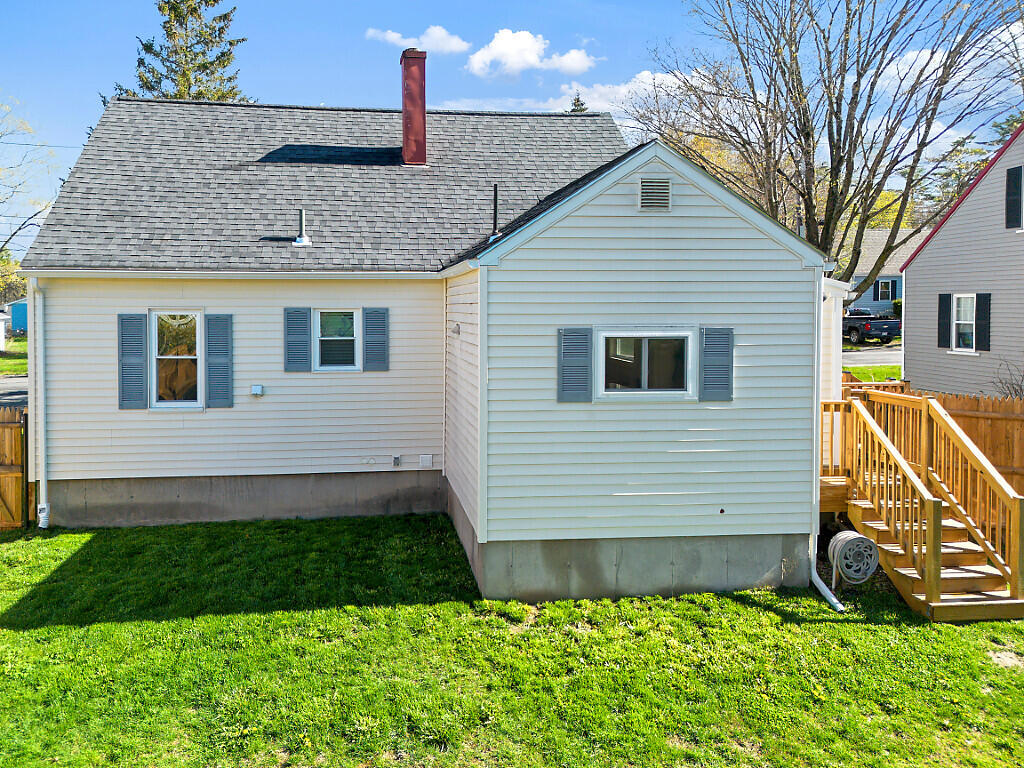 74 Newland Avenue Augusta ME 04330