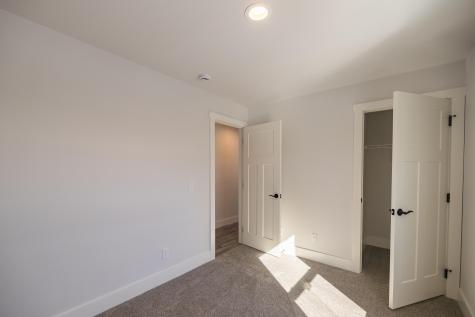 17 Streamside Drive Auburn ME 04210