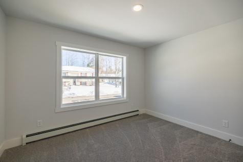 17 Streamside Drive Auburn ME 04210