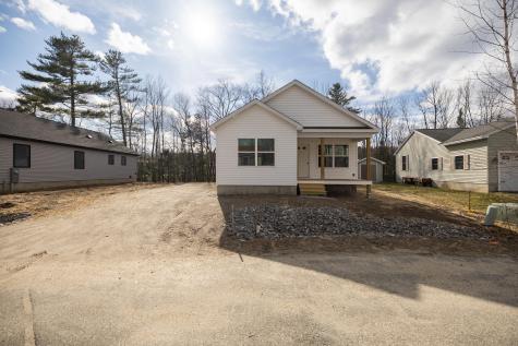 17 Streamside Drive Auburn ME 04210