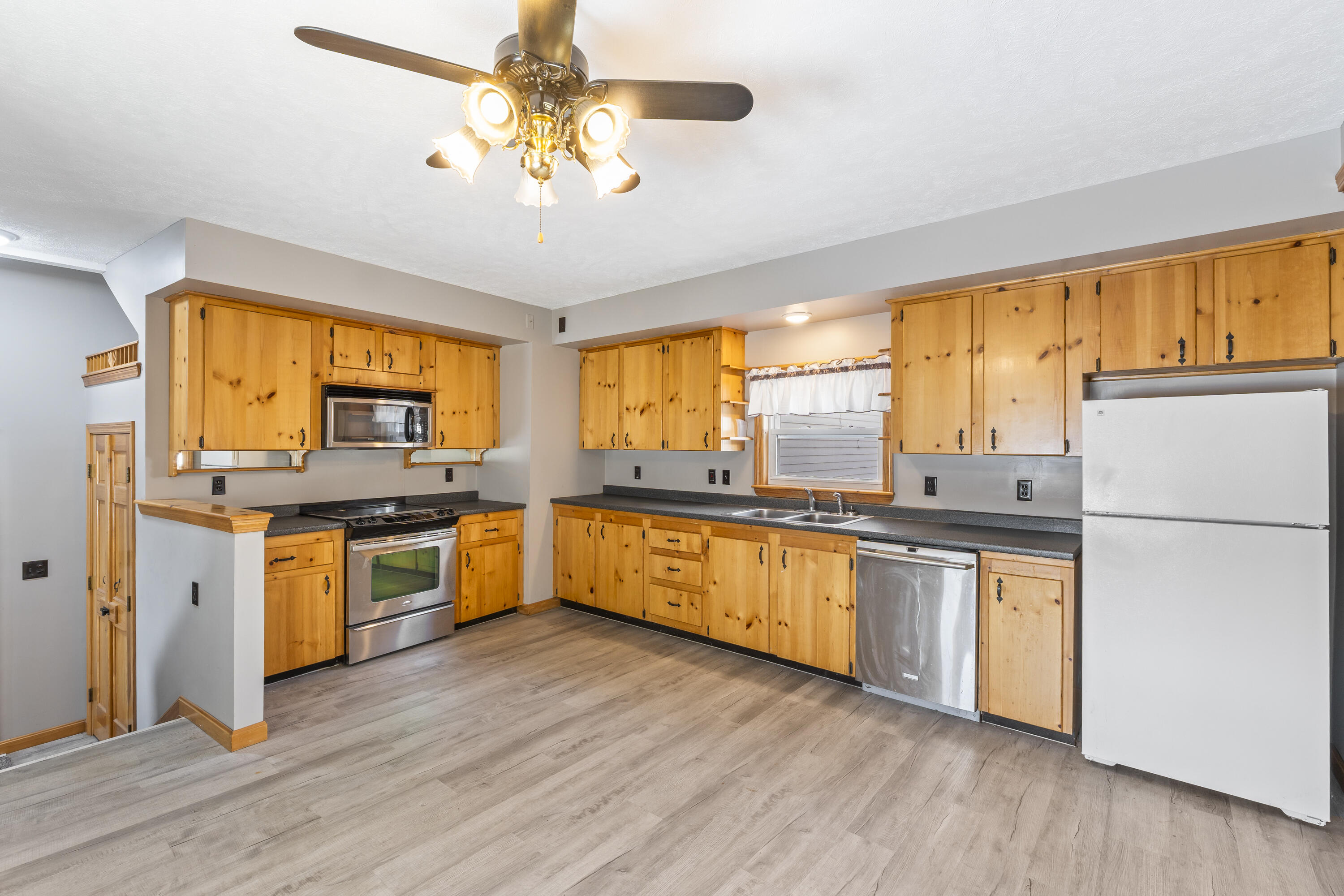 823 Washington Street N Auburn ME 04210