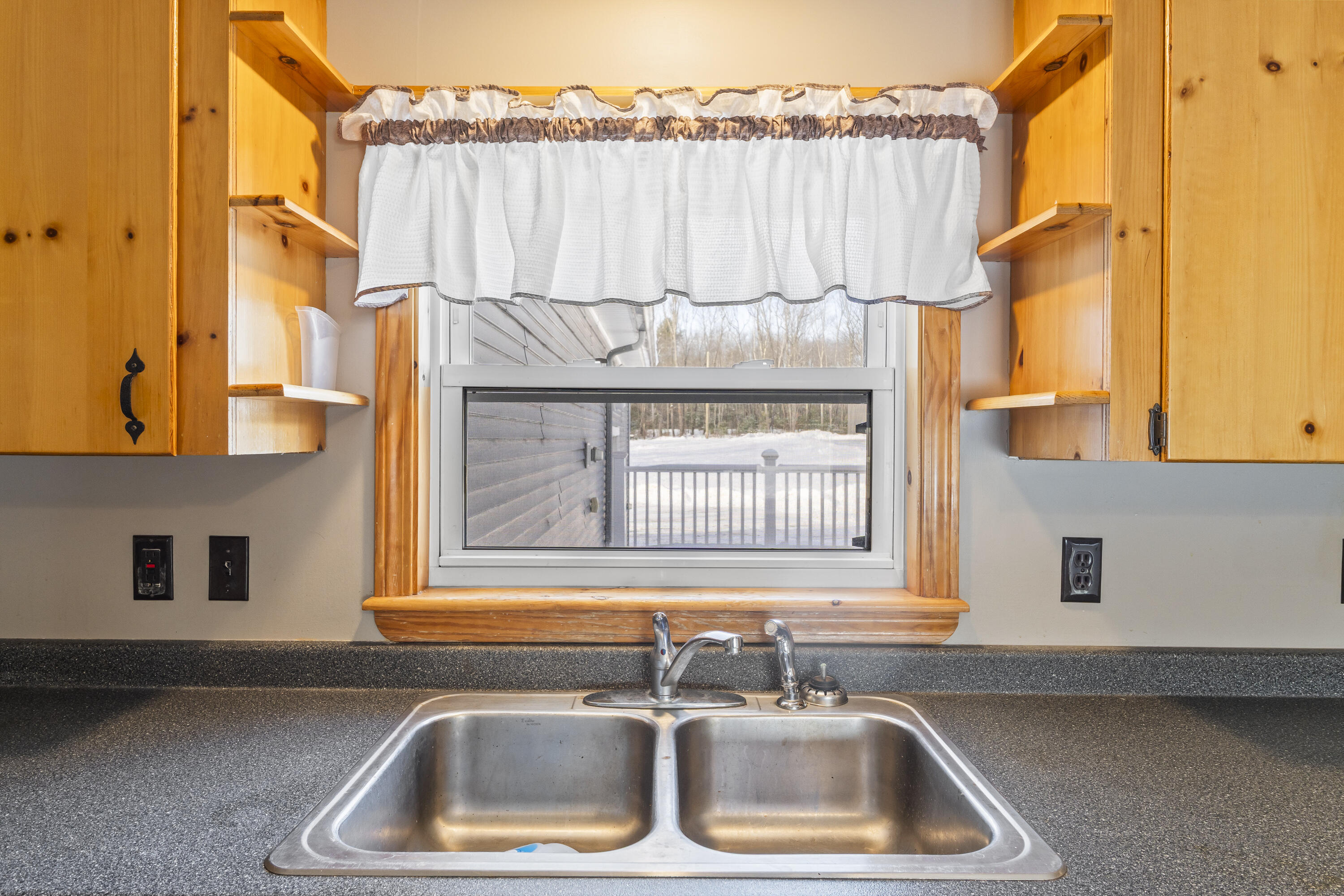 823 Washington Street N Auburn ME 04210