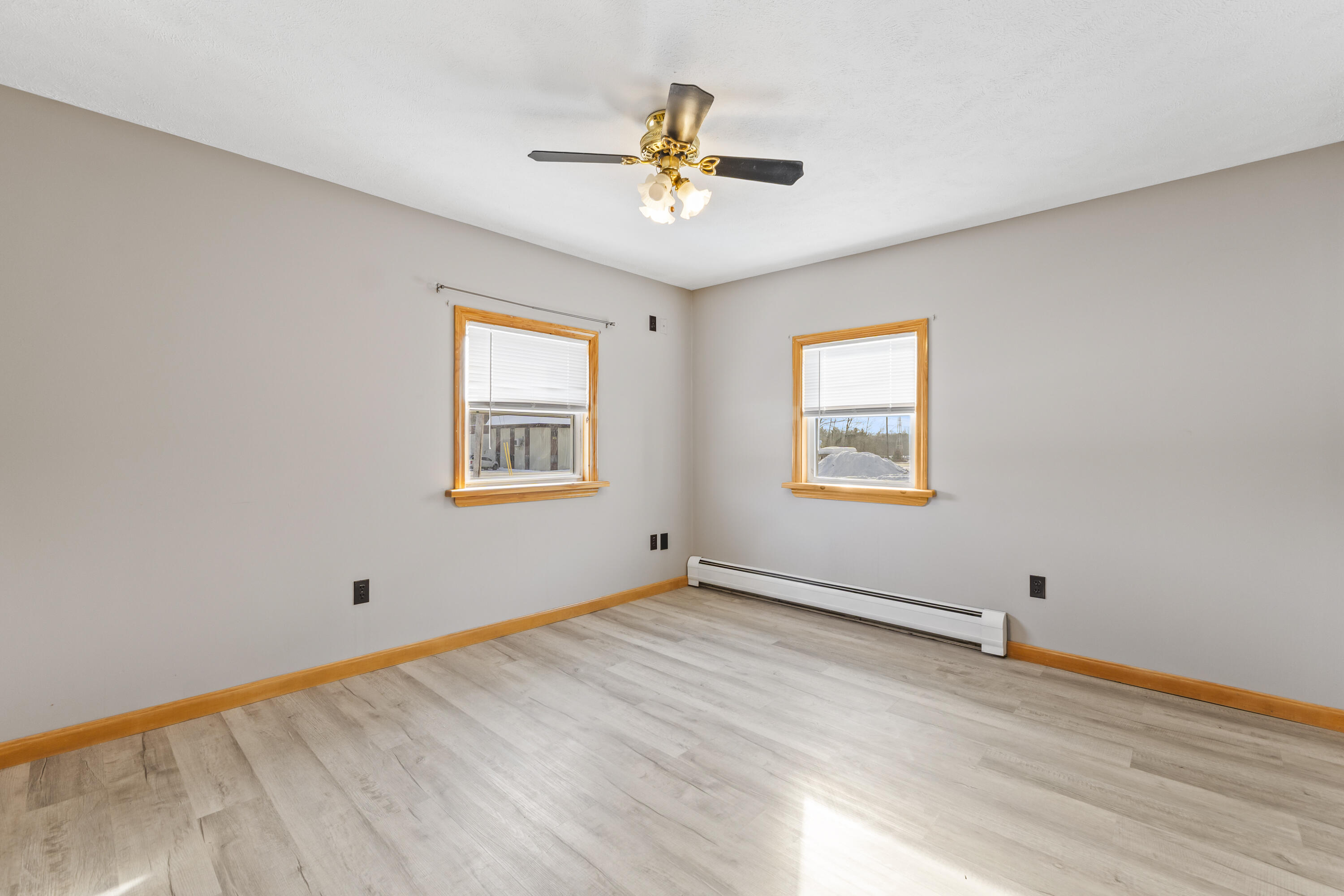 823 Washington Street N Auburn ME 04210