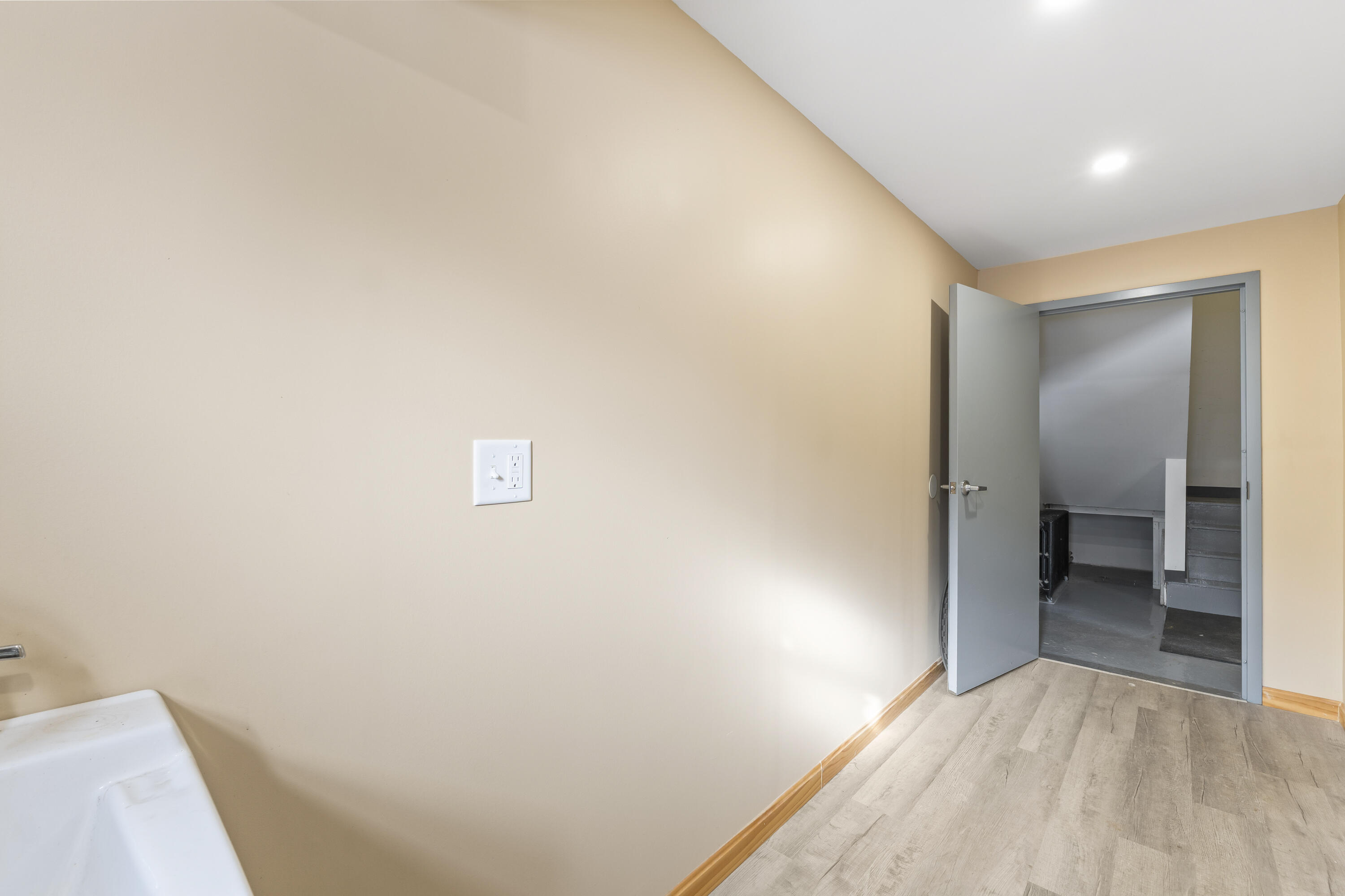 823 Washington Street N Auburn ME 04210