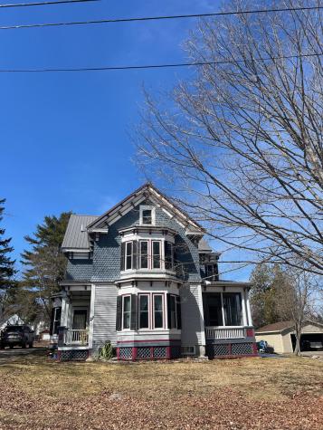 27 Swan Street Calais ME 04619