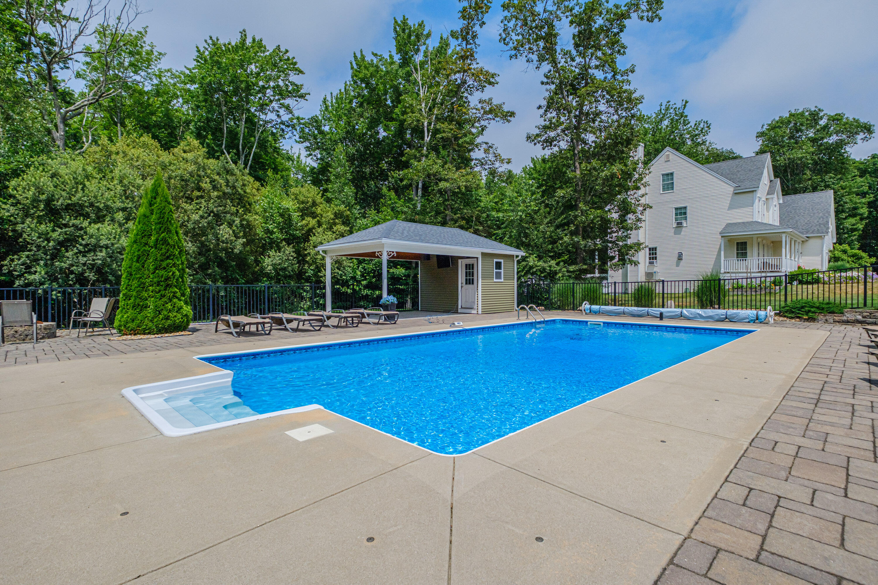 8 Red Barn Circle Scarborough ME 04074