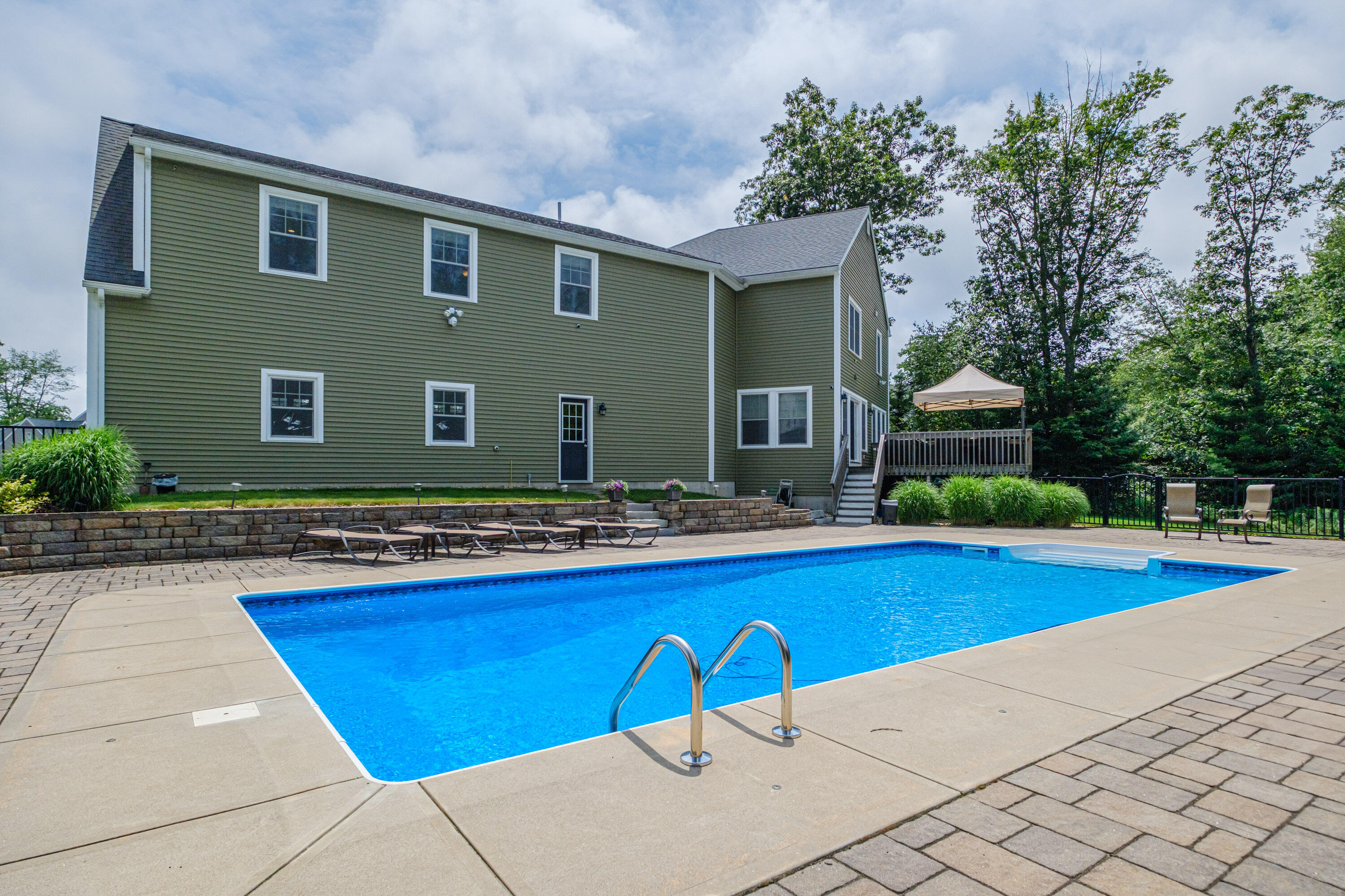 8 Red Barn Circle Scarborough ME 04074