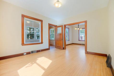 30 Hillsdale Street Auburn ME 04210