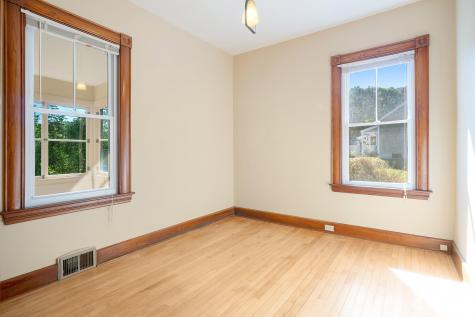 30 Hillsdale Street Auburn ME 04210