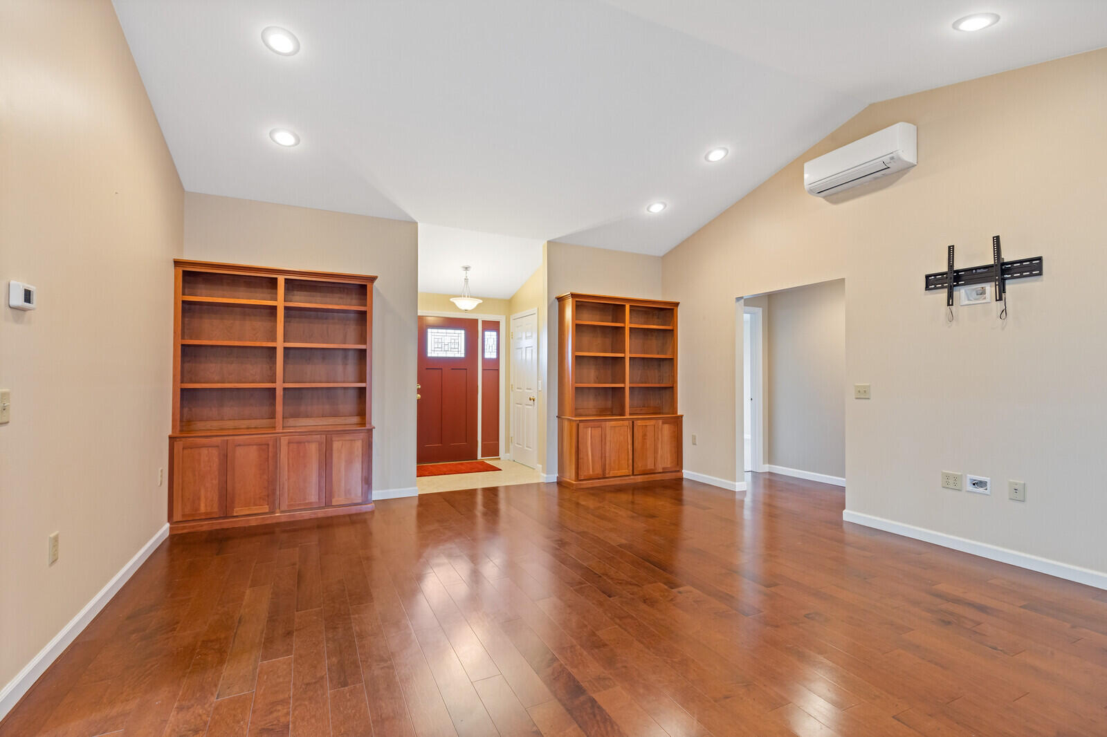 39 Knapp Lane China ME 04358