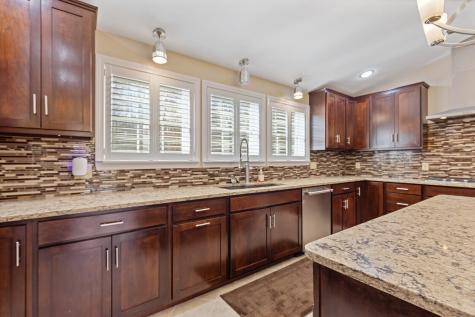 39 Knapp Lane China ME 04358