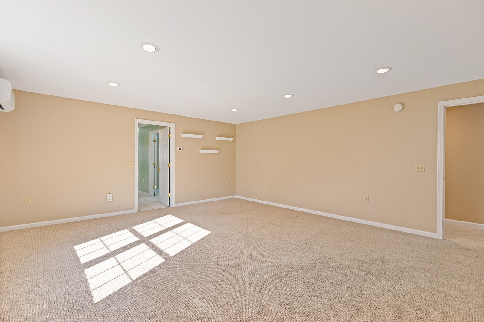 39 Knapp Lane China ME 04358