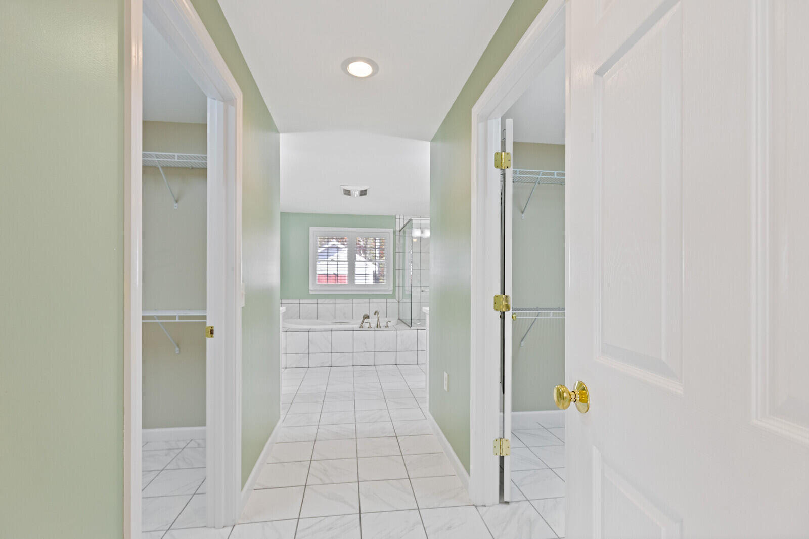 39 Knapp Lane China ME 04358