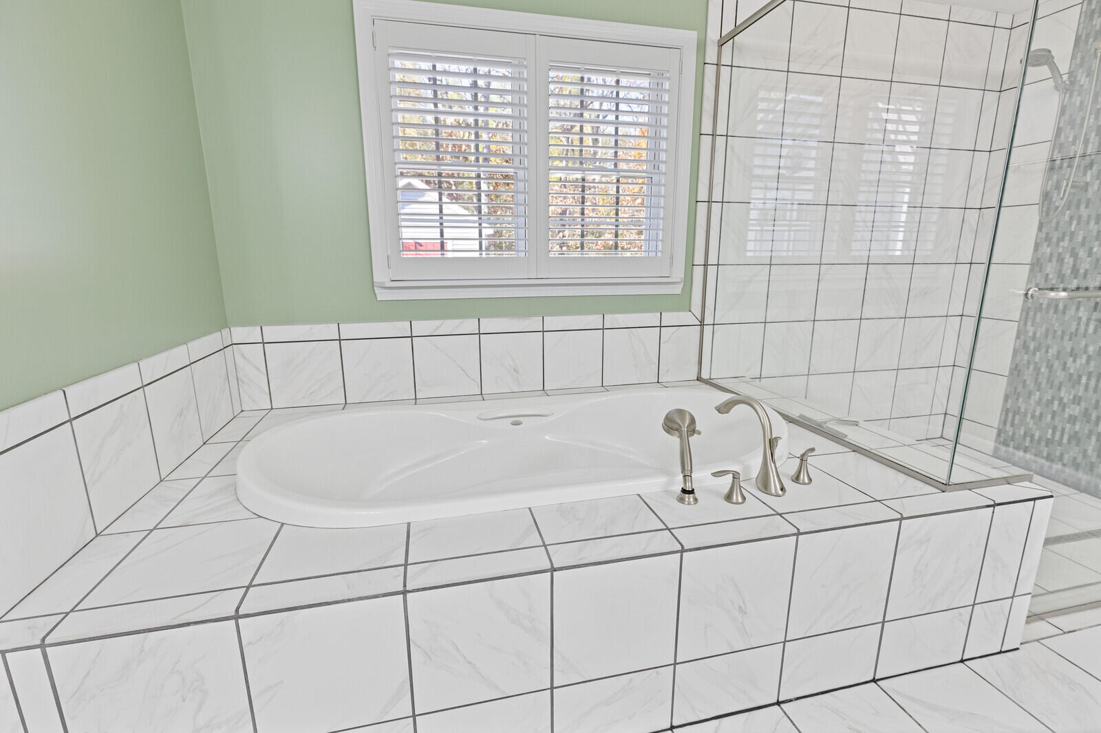 39 Knapp Lane China ME 04358